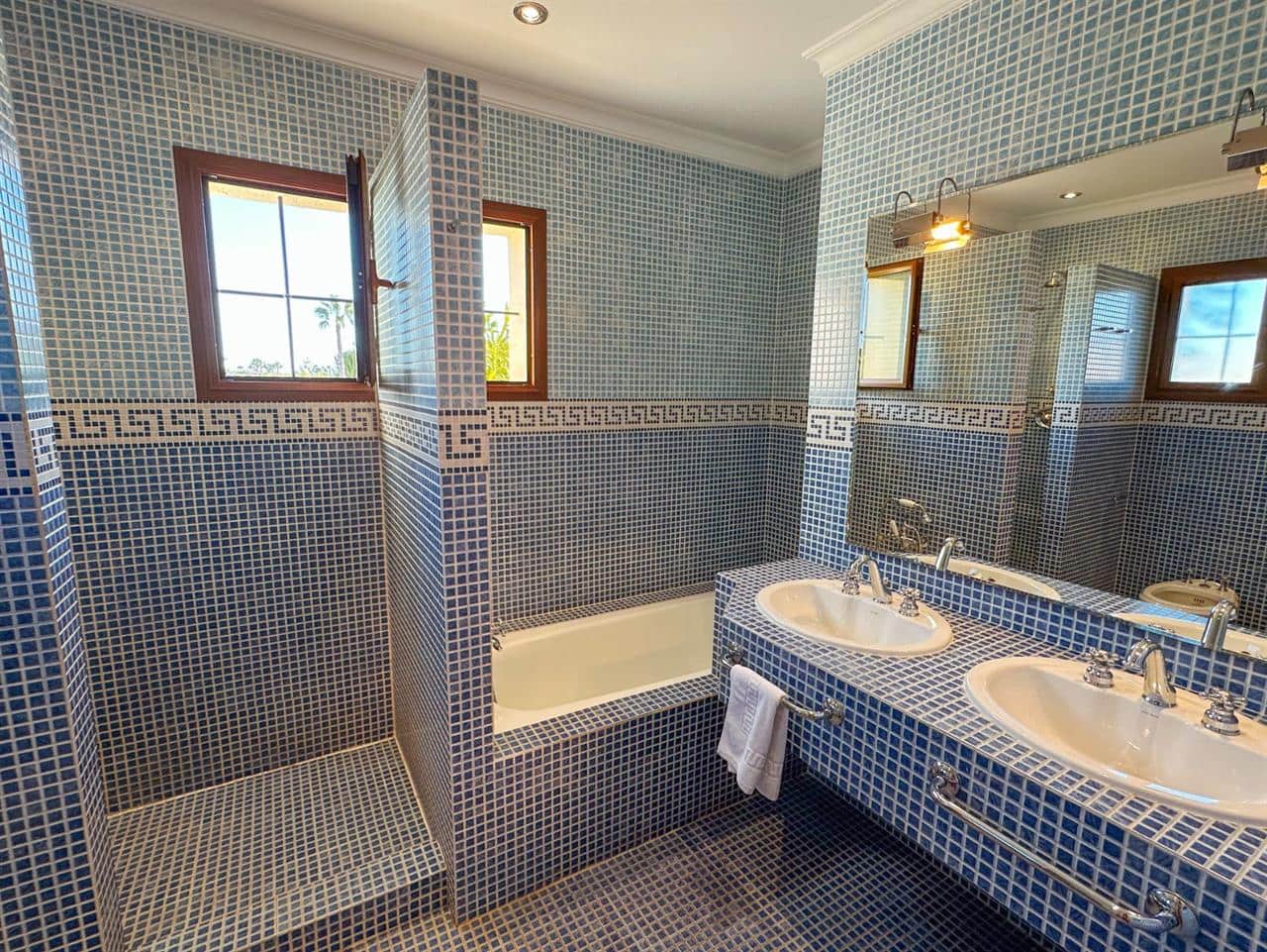 3 chambre Villa/Maison à vendre à Desert Springs avec piscine - 655 000 € (Ref: 7223120)