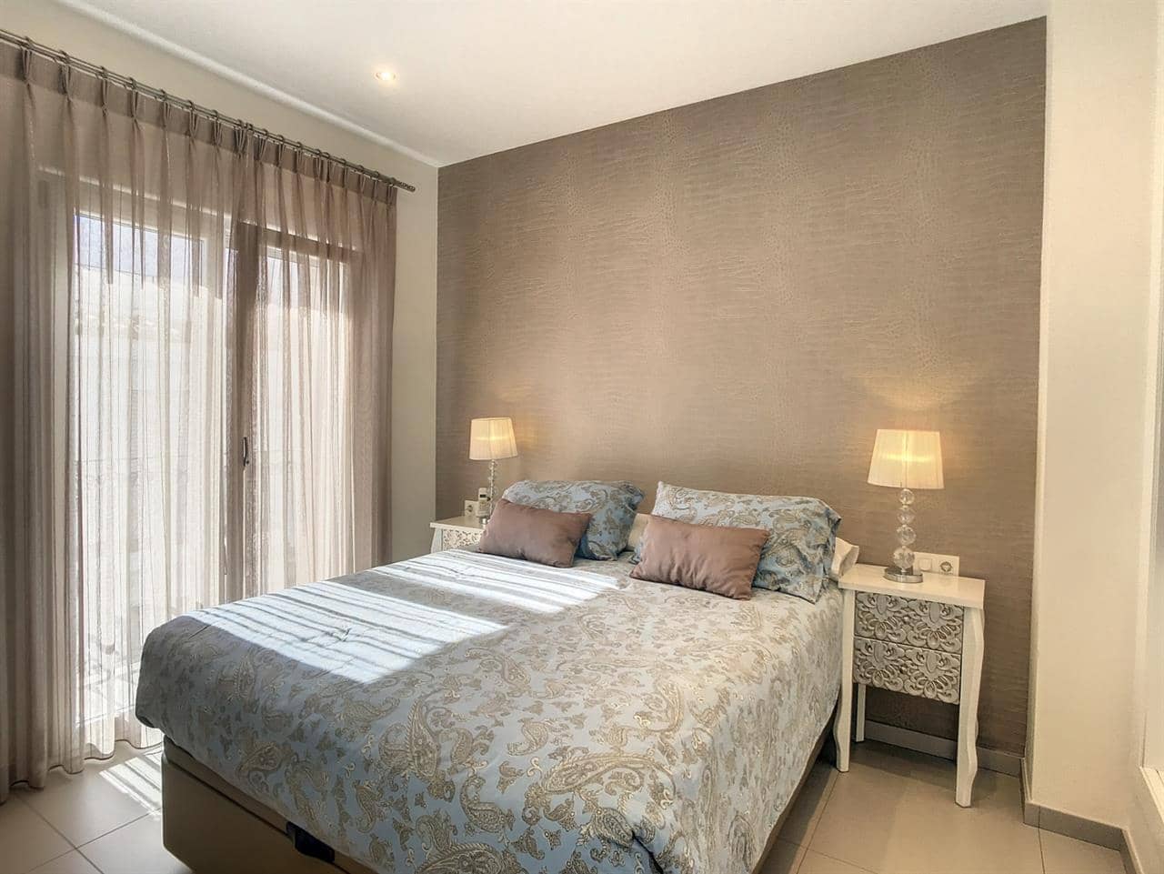 4 soverom Rekkehus til salgs i Estepona med svømmebasseng - € 875 000 (Ref: 7513653)