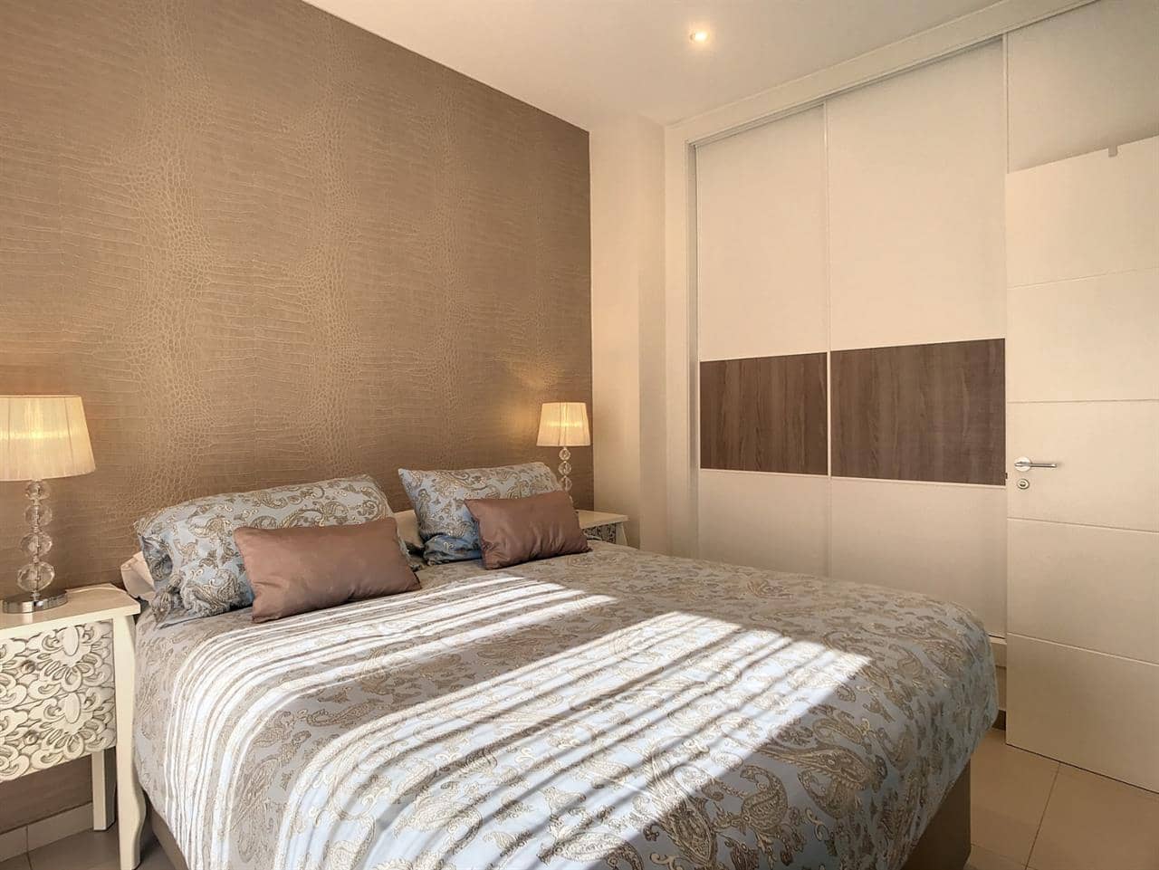 4 soverom Rekkehus til salgs i Estepona med svømmebasseng - € 875 000 (Ref: 7513653)