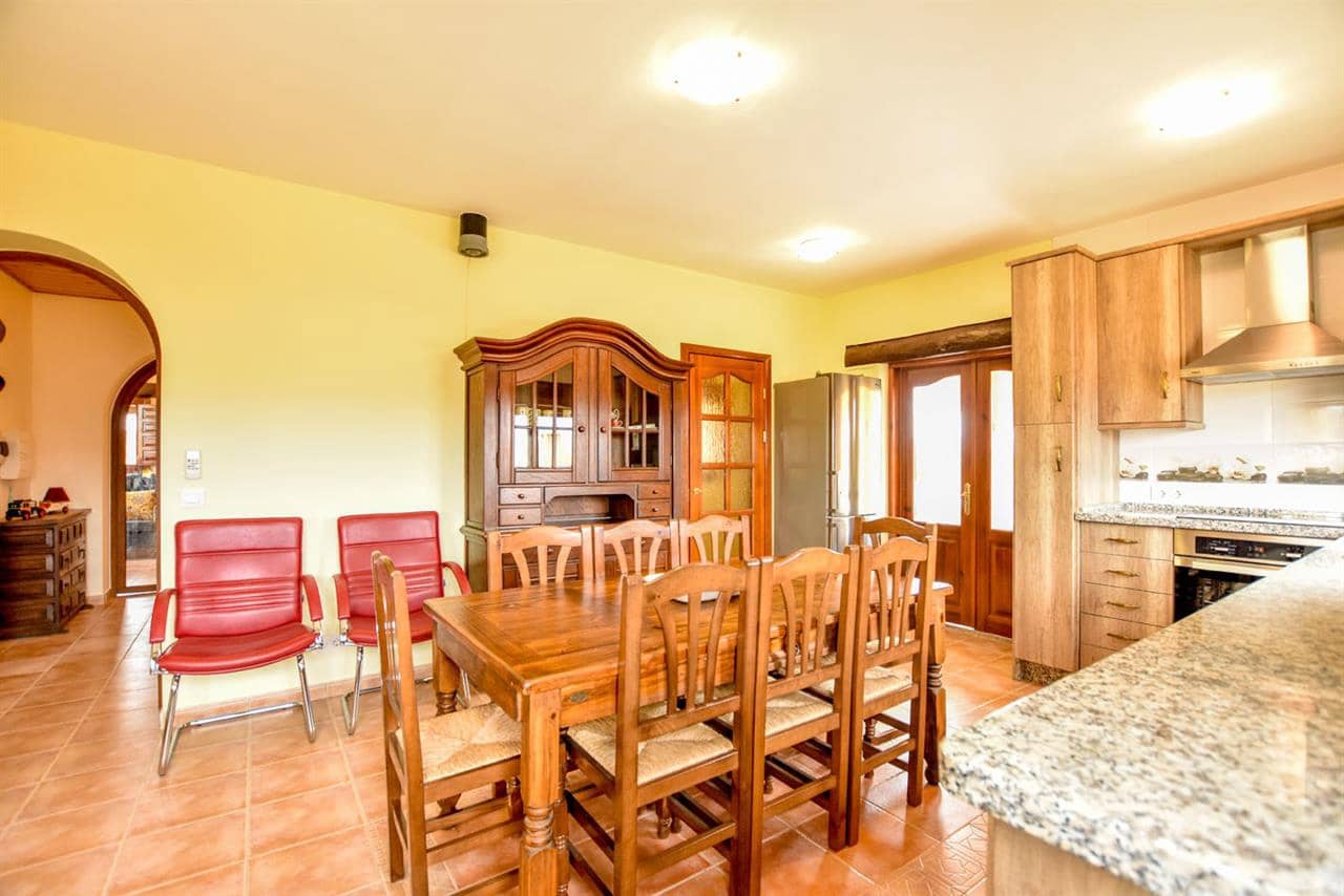 3 sypialnia Willa na sprzedaż w El Cucador z basenem - 299 000 € (Ref: 7779546)