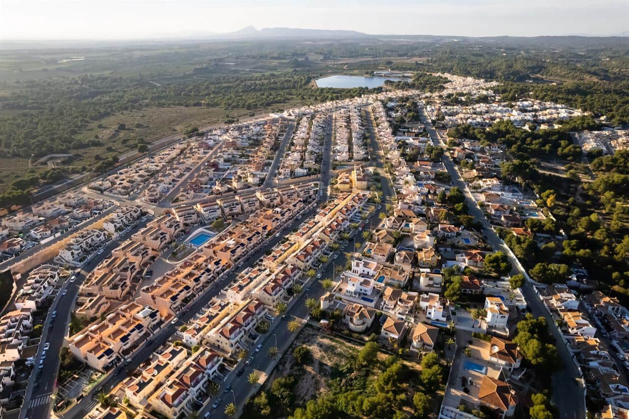 3 chambre Villa/Maison à vendre à Pinar de Campoverde avec piscine - 669 000 € (Ref: 7828179)