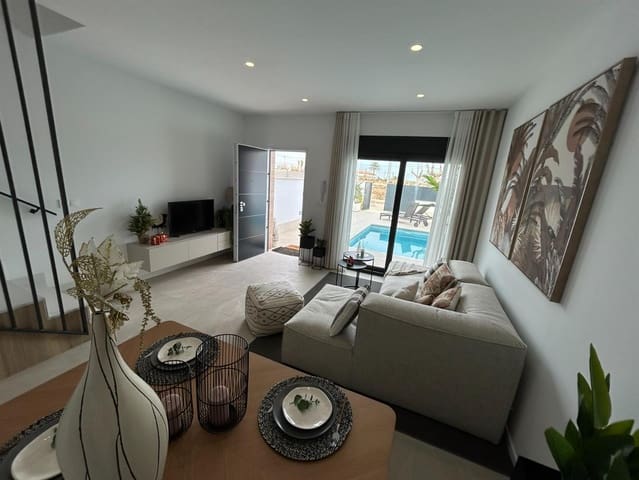 3 slaapkamer Villa te koop in San Pedro del Pinatar ciudad, San Pedro del Pinatar met zwembad - € 345.000 (Ref: 7921039)