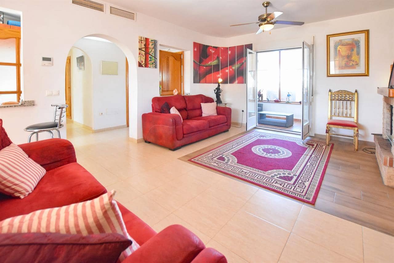 4 soveværelse Villa til salg i El Largo med swimmingpool - € 249.500 (Ref: 8197790)