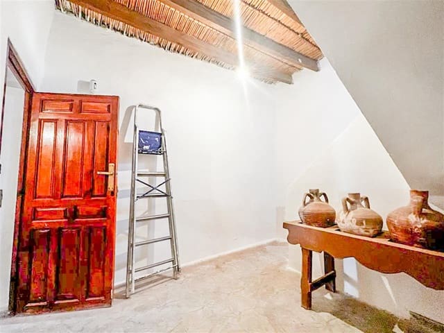 7 slaapkamer Rijtjeshuis te koop in La Huelga, Sorbas - € 125.000 (Ref: 8197796)