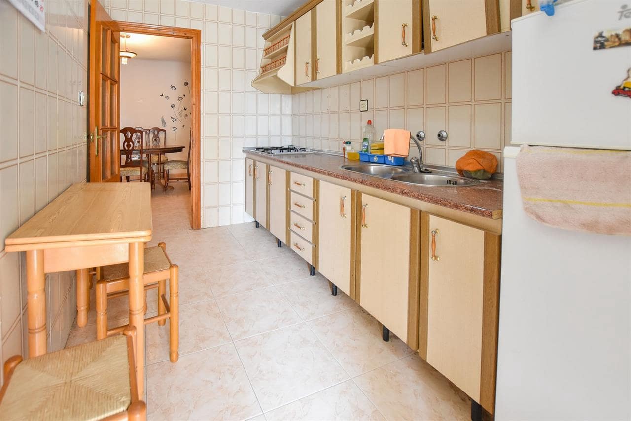 4 sovrum Radhus till salu i Santopetar - 89 000 € (Ref: 8211029)