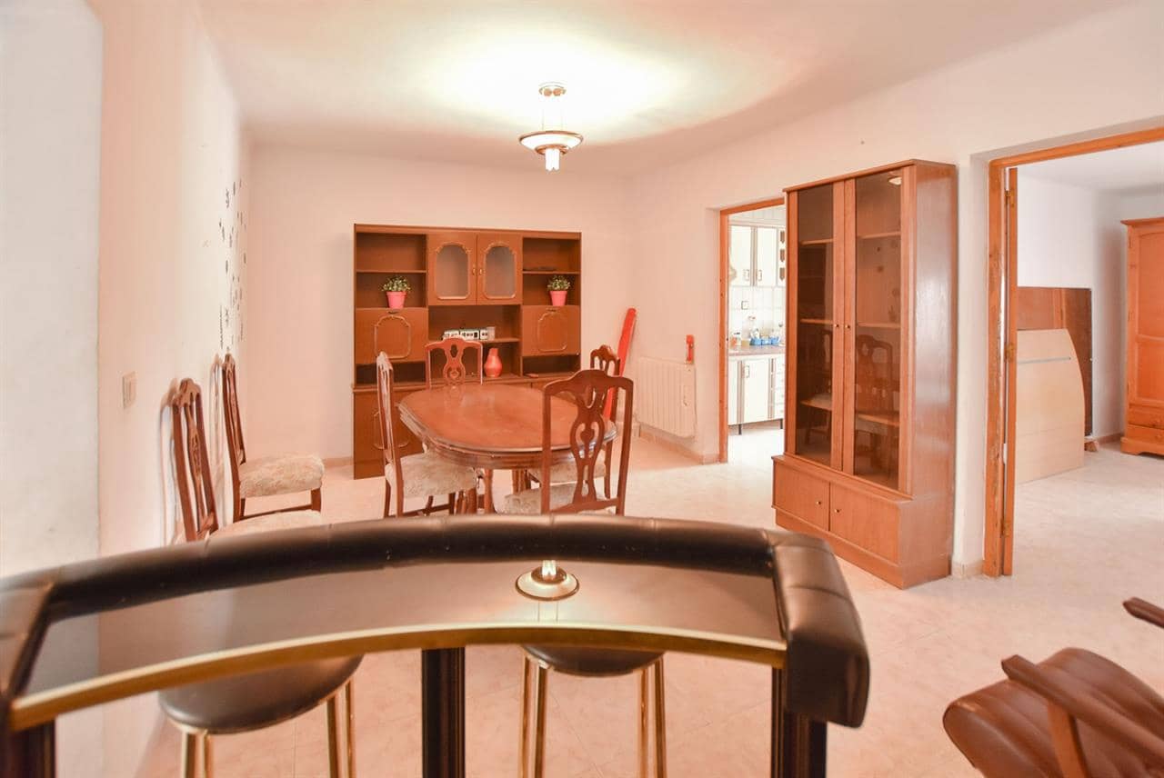 4 sovrum Radhus till salu i Santopetar - 89 000 € (Ref: 8211029)