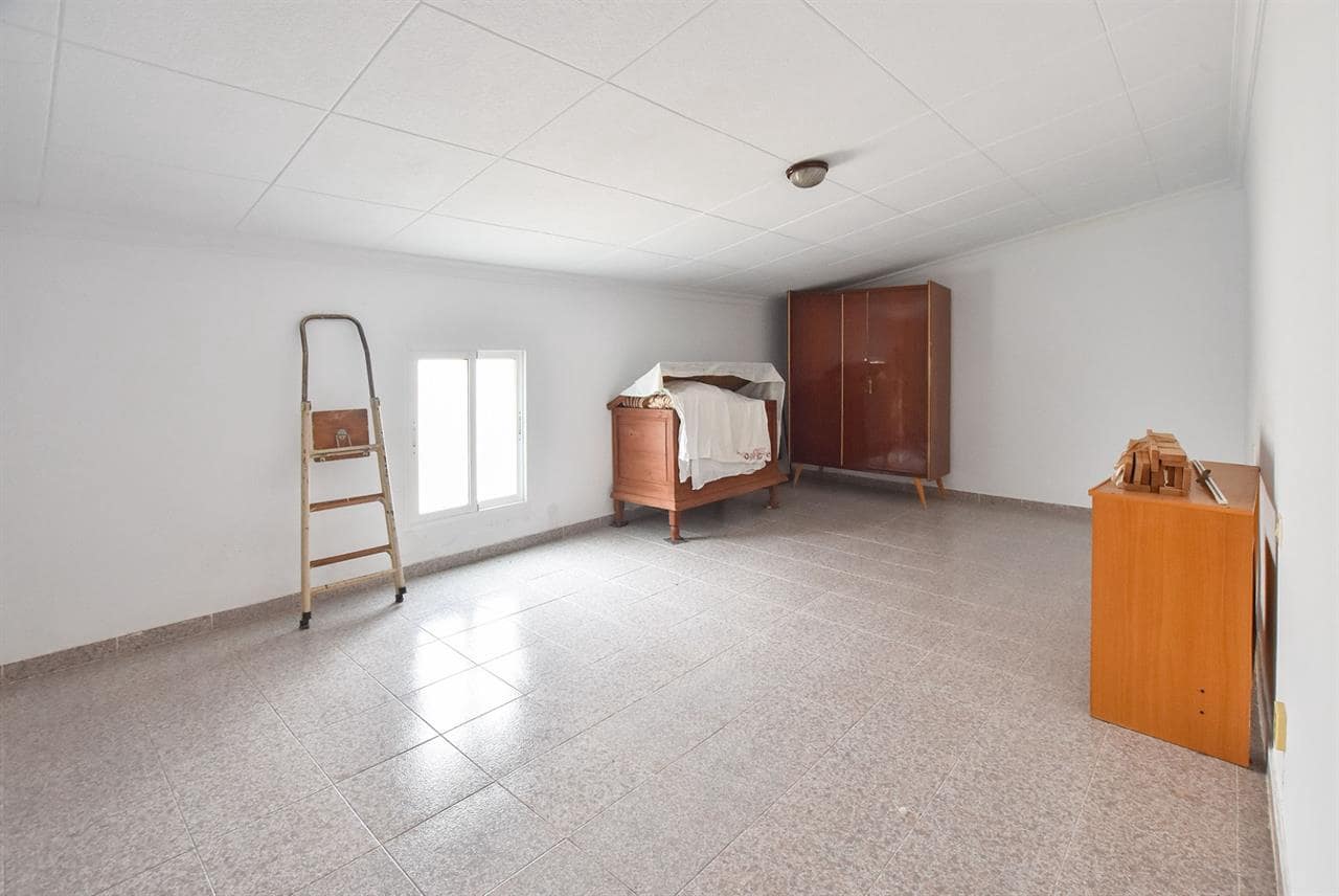 4 sovrum Radhus till salu i Santopetar - 89 000 € (Ref: 8211029)