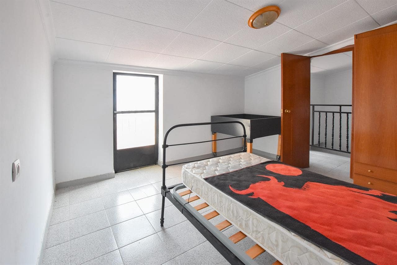 4 sovrum Radhus till salu i Santopetar - 89 000 € (Ref: 8211029)