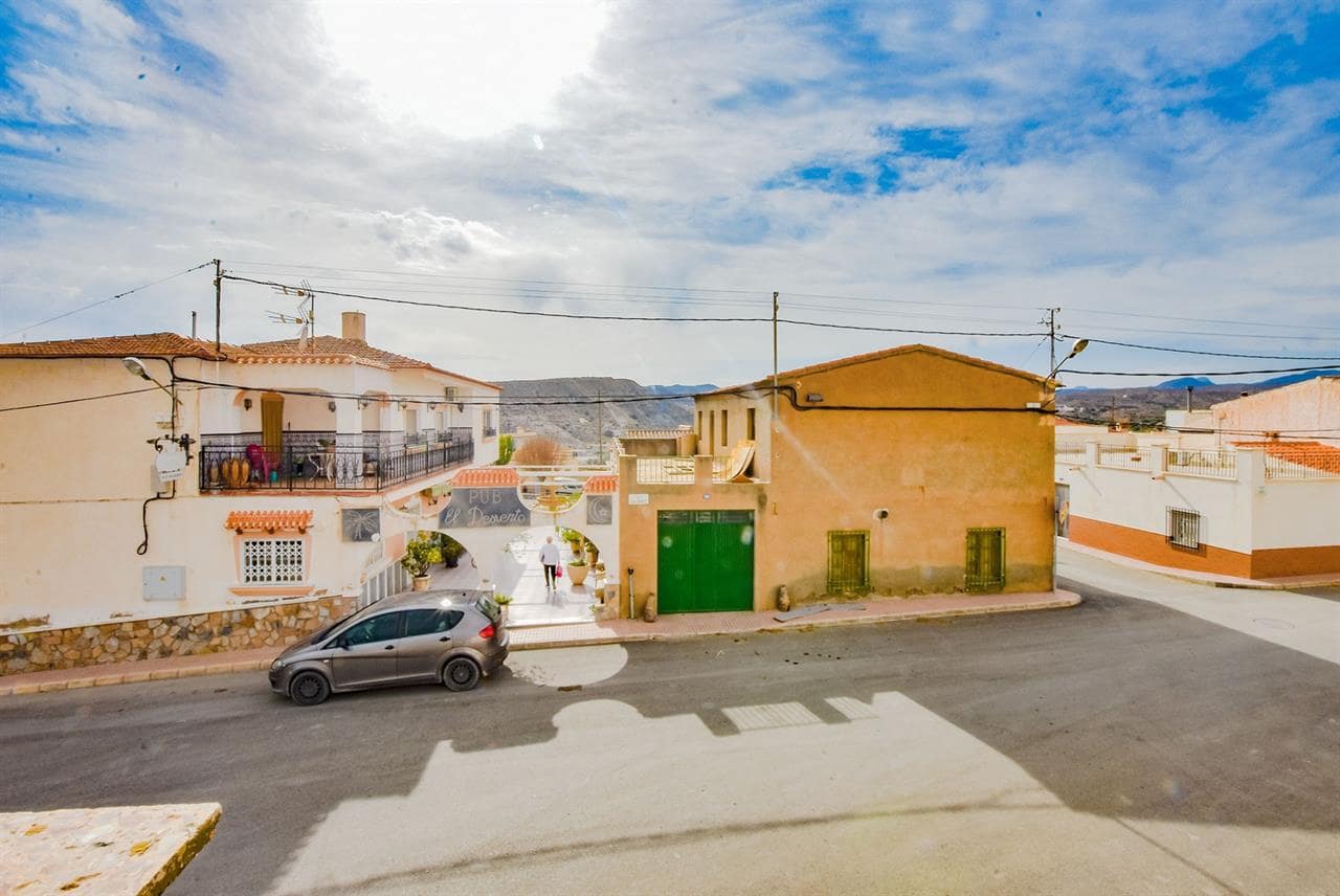 4 sovrum Radhus till salu i Santopetar - 89 000 € (Ref: 8211029)