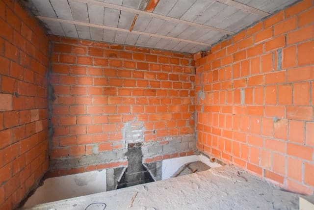 1 sovrum Radhus till salu i Santopétar, Taberno - 35 000 € (Ref: 8211030)