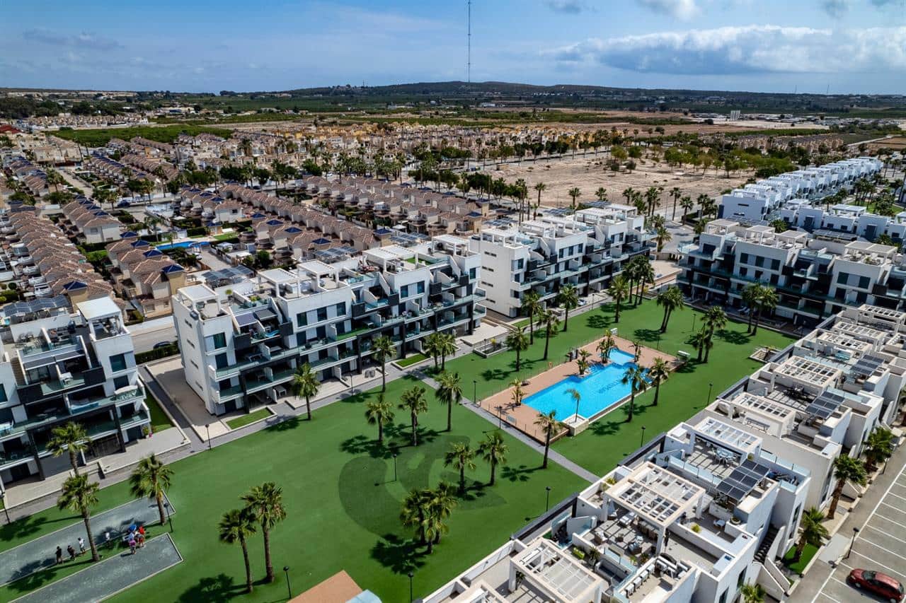 3 bedroom Apartment for sale in El Raso with pool - € 295,000 (Ref: 8370671)