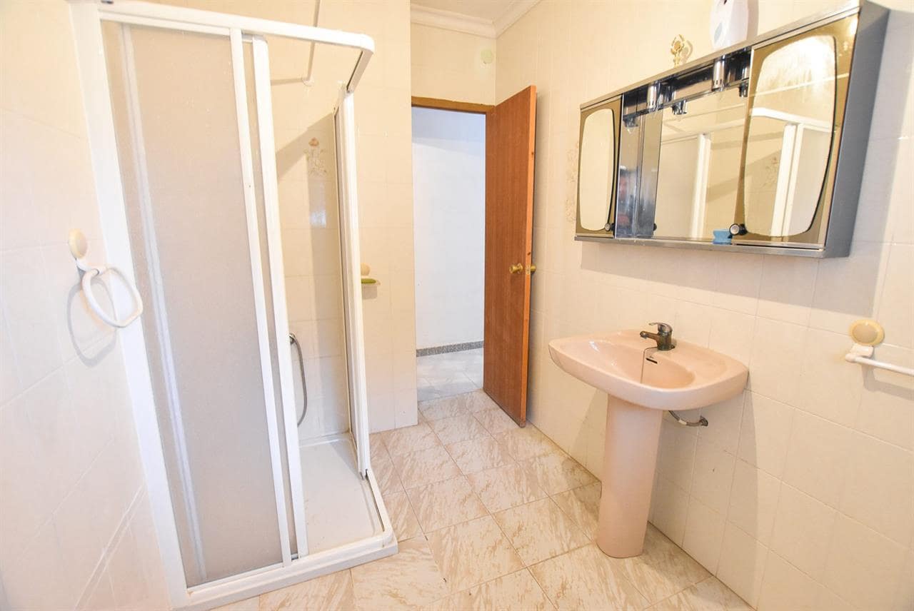 3 slaapkamer Villa te koop in Los Pardos - € 110.000 (Ref: 8424161)