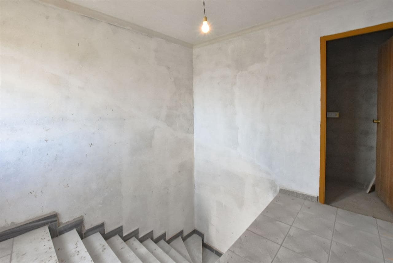 3 slaapkamer Villa te koop in Los Pardos - € 110.000 (Ref: 8424161)