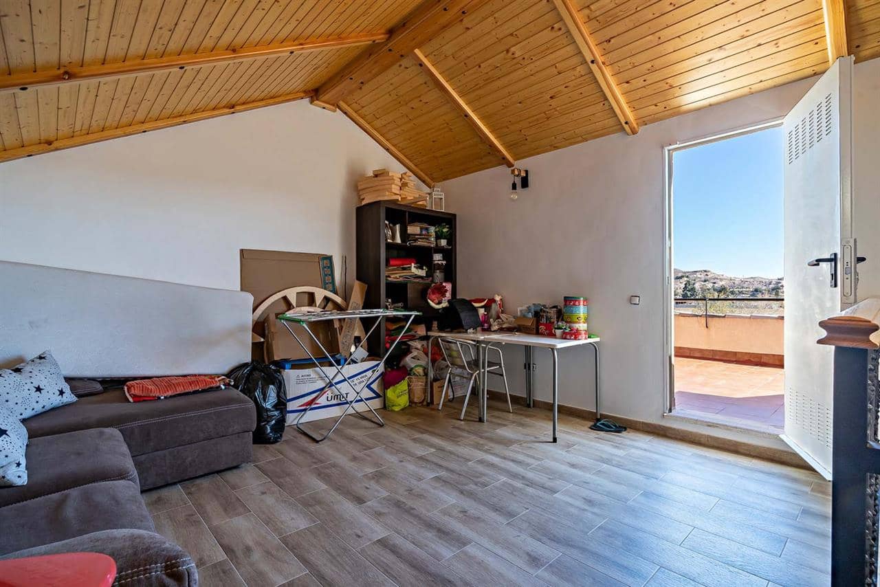 4 quarto Moradia em Banda para venda em Cuevas del Almanzora com garagem - 189 000 € (Ref: 8487319)