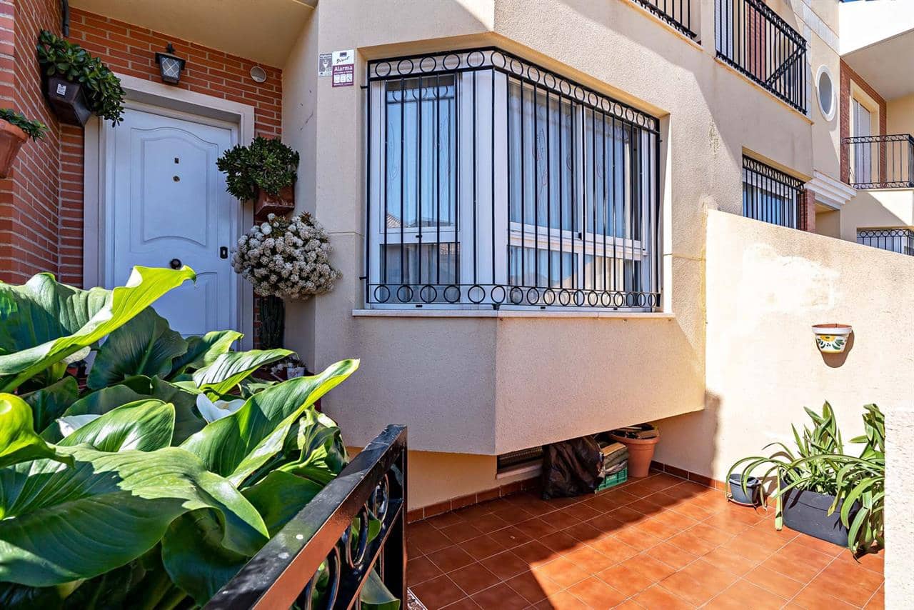 4 quarto Moradia em Banda para venda em Cuevas del Almanzora com garagem - 189 000 € (Ref: 8487319)