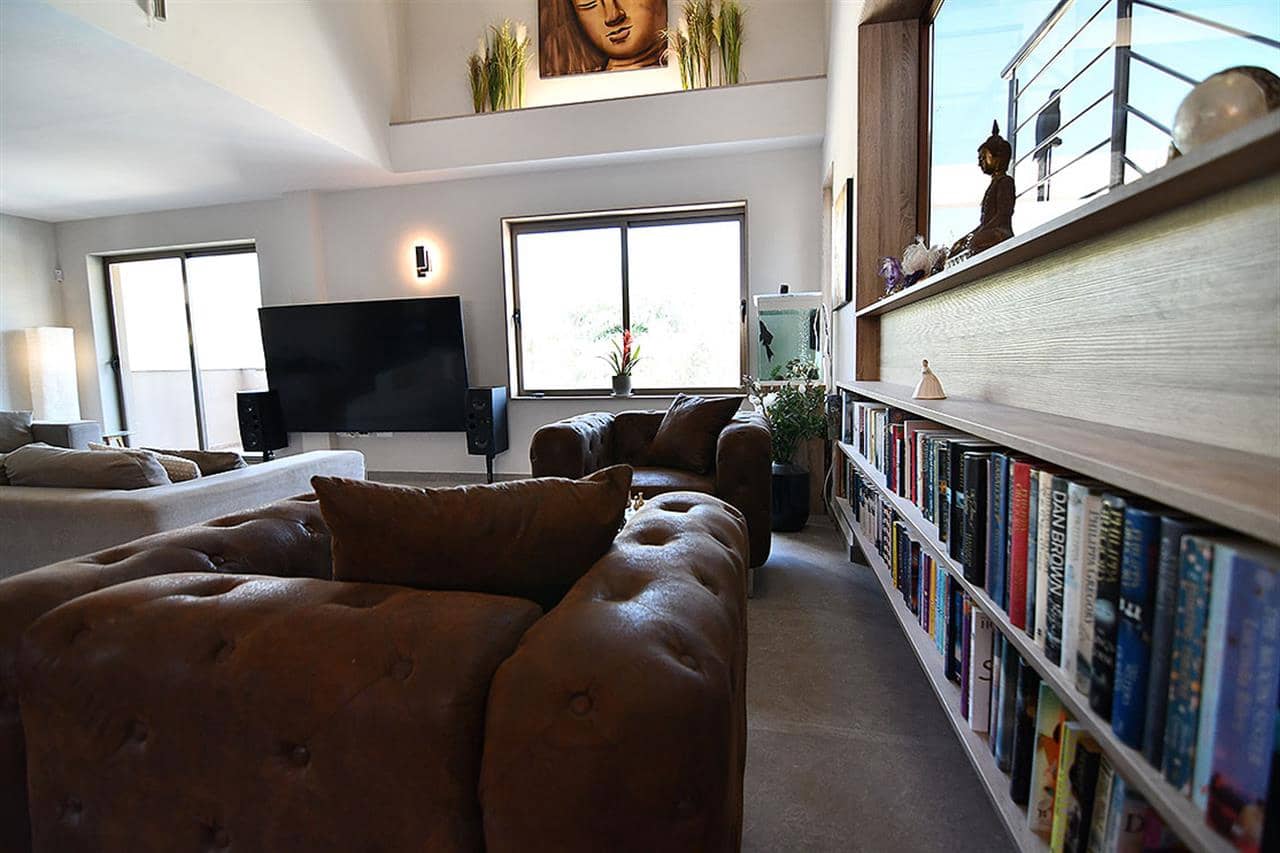 6 soveværelse Villa til salg i Vicar med swimmingpool - € 890.000 (Ref: 8550937)