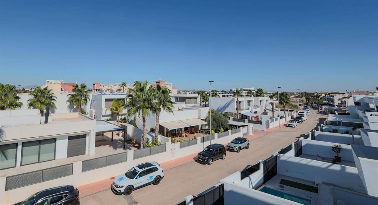 3 sypialnia Dom szeregowy na sprzedaż w Santiago de la Ribera z basenem - 410 000 € (Ref: 8573932)