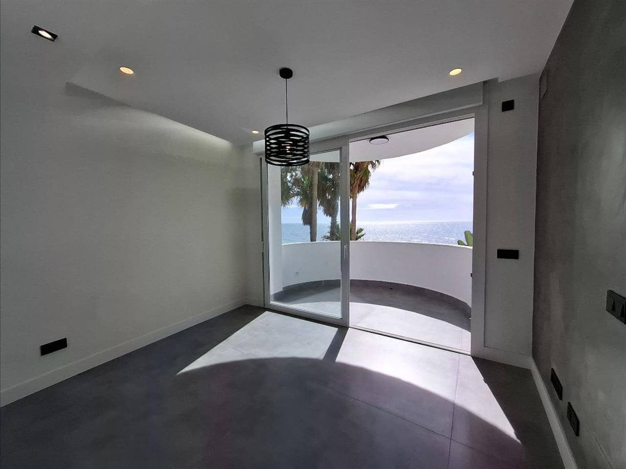 2 slaapkamer Appartement te koop in Calahonda met zwembad - € 550.000 (Ref: 8630003)