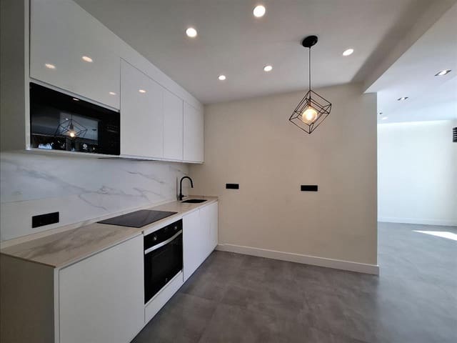 2 slaapkamer Appartement te koop in Calahonda, Mijas met zwembad - € 550.000 (Ref: 8630003)