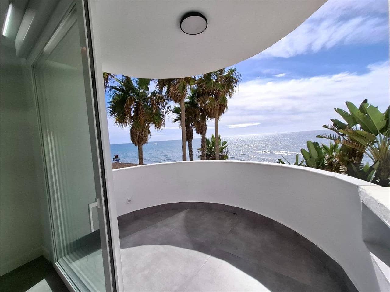 2 slaapkamer Appartement te koop in Calahonda met zwembad - € 550.000 (Ref: 8630003)