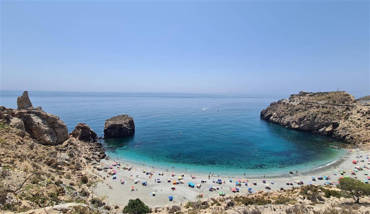 2 slaapkamer Appartement te koop in Calahonda met zwembad - € 550.000 (Ref: 8630003)