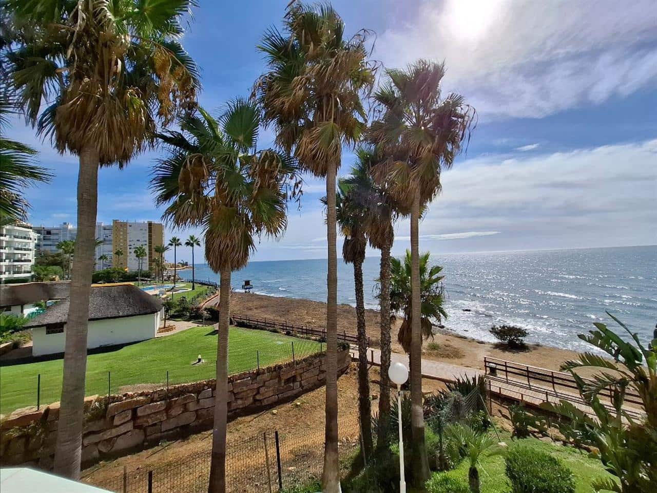 2 slaapkamer Appartement te koop in Calahonda met zwembad - € 550.000 (Ref: 8630003)