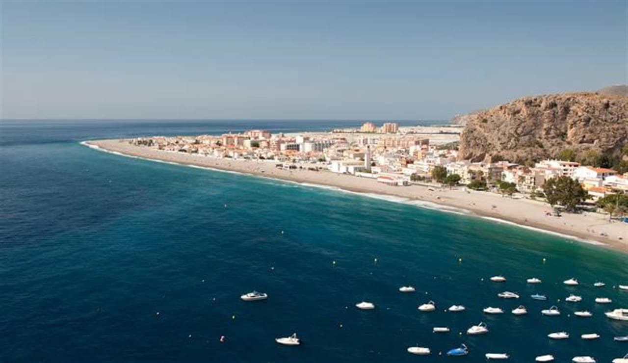 2 slaapkamer Appartement te koop in Calahonda met zwembad - € 550.000 (Ref: 8630003)