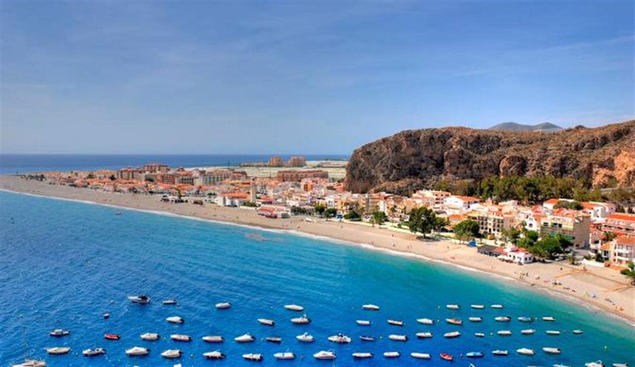 2 slaapkamer Appartement te koop in Calahonda met zwembad - € 550.000 (Ref: 8630003)