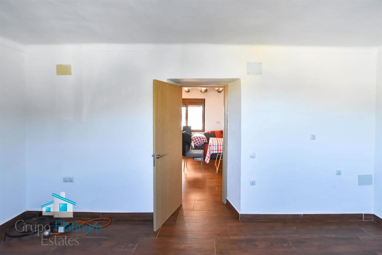 5 sovrum Villa till salu i Henares med pool - 259 000 € (Ref: 8645820)