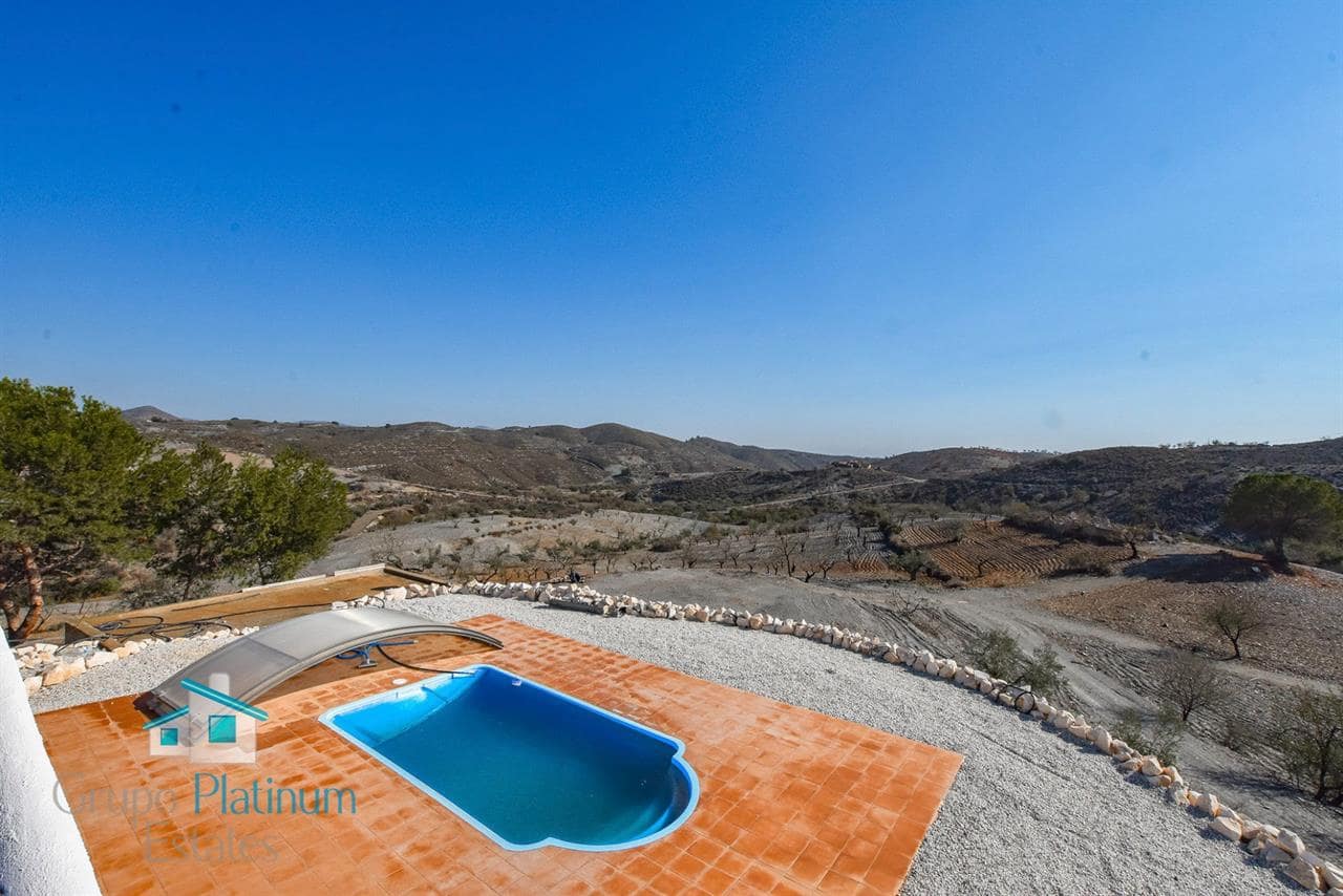 5 sovrum Villa till salu i Henares med pool - 259 000 € (Ref: 8645820)