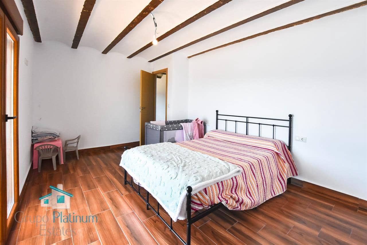 5 sovrum Villa till salu i Henares med pool - 259 000 € (Ref: 8645820)