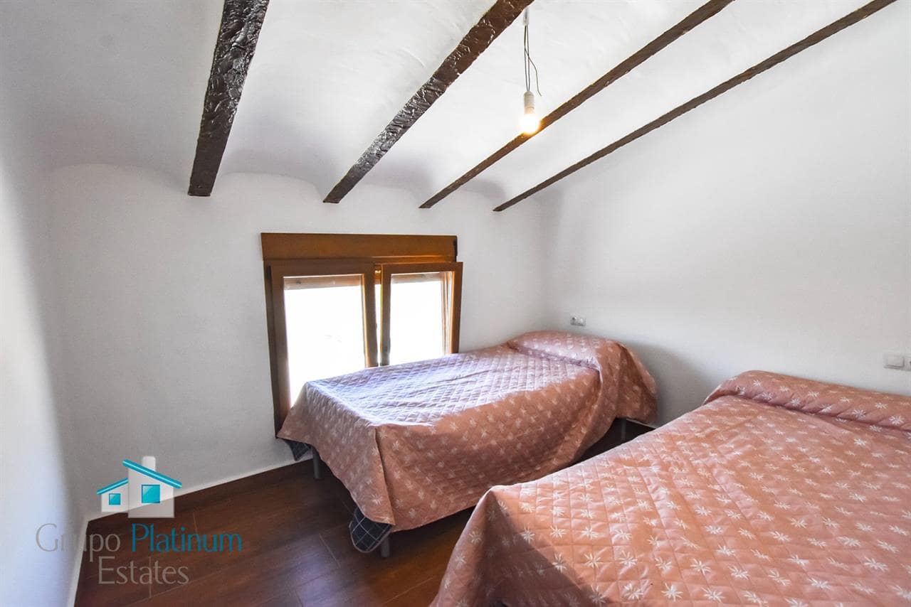 5 sovrum Villa till salu i Henares med pool - 259 000 € (Ref: 8645820)