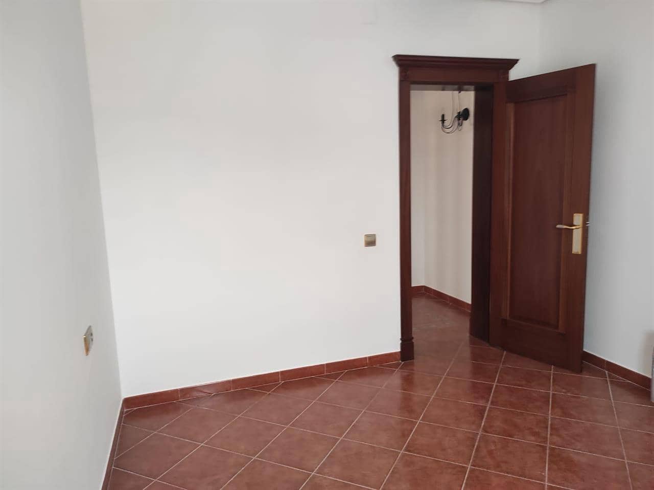 10 soveværelse Villa til salg i Cela - € 395.000 (Ref: 8671791)