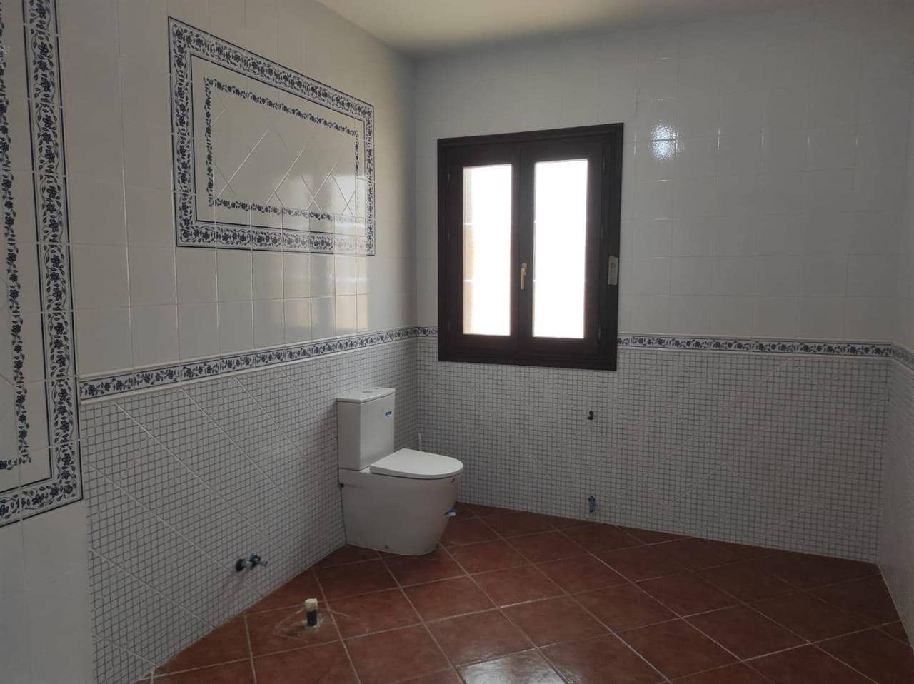 10 soveværelse Villa til salg i Cela - € 395.000 (Ref: 8671791)