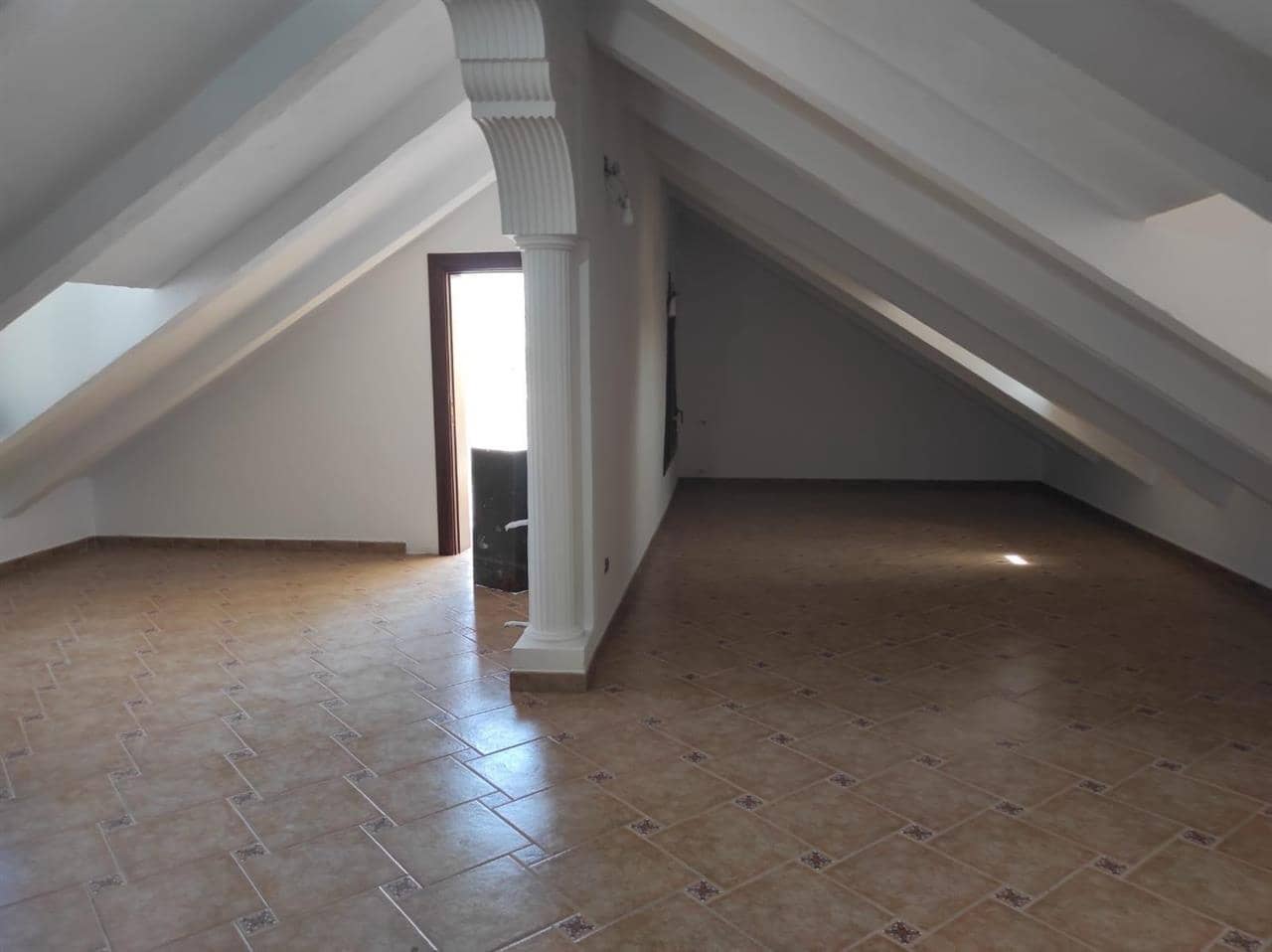 10 soveværelse Villa til salg i Cela - € 395.000 (Ref: 8671791)