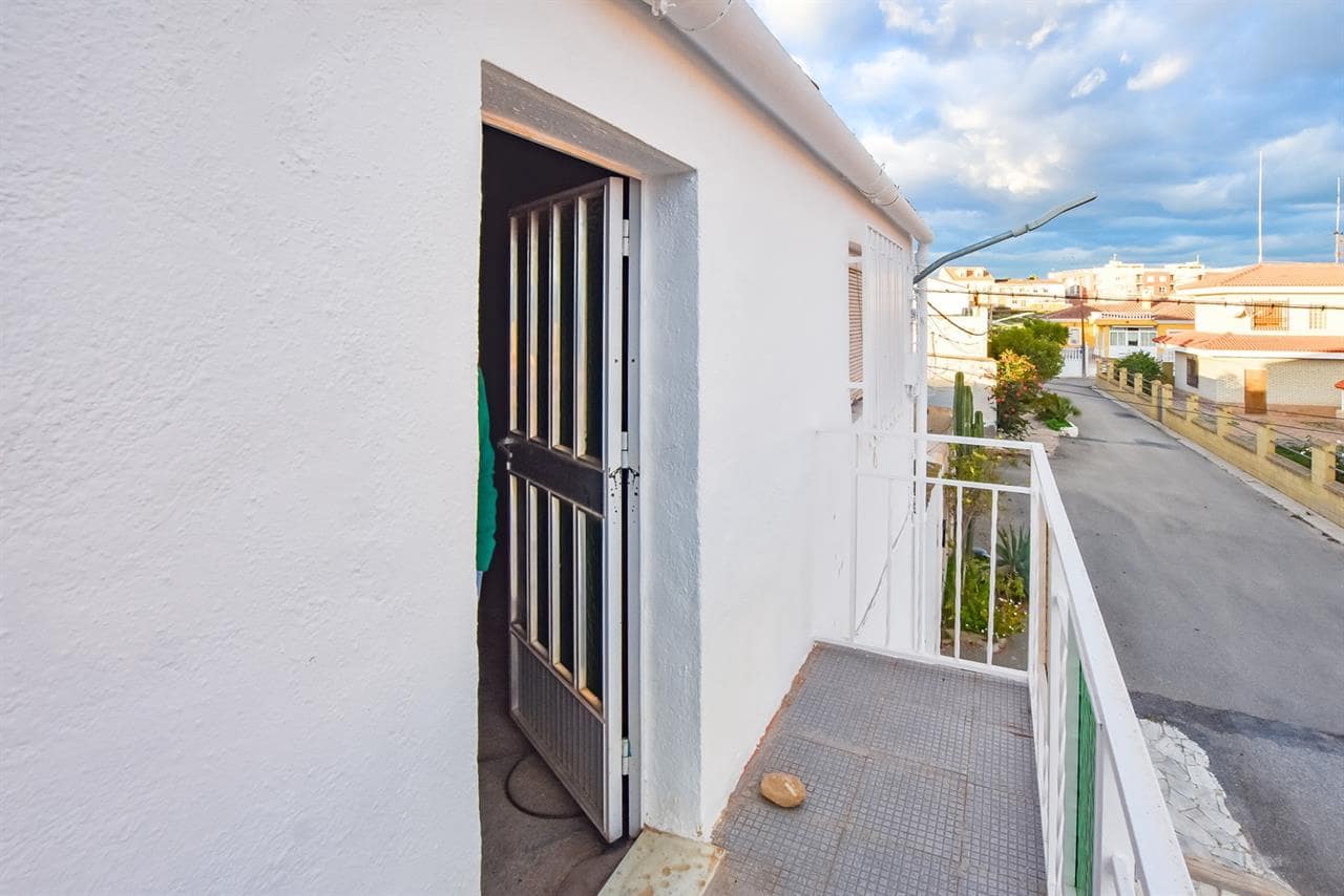 3 bedroom Villa for sale in La Alfoquia - € 159,000 (Ref: 8703914)