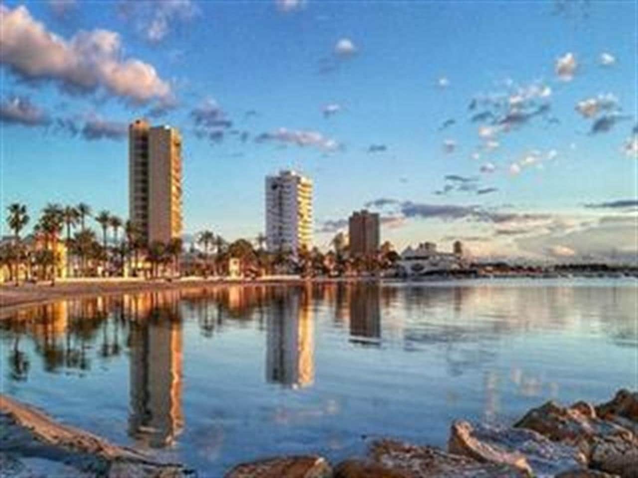 3 soveværelse Rækkehus til salg i Santiago de la Ribera med swimmingpool - € 476.900 (Ref: 8715354)