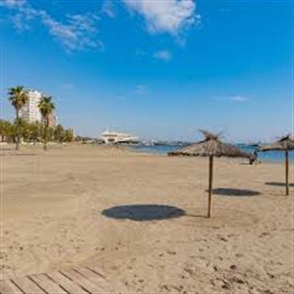 3 soveværelse Villa til salg i Los Alcazares med swimmingpool - € 374.000 (Ref: 8723746)