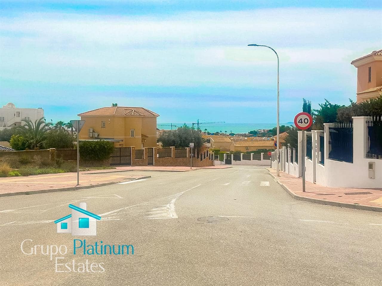 Commercial for rent in San Juan de los Terreros - € 1,800 (Ref: 8868430)