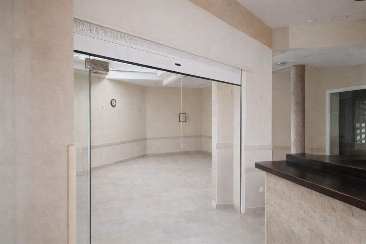 Komercyjne do wynajęcia w San Juan de los Terreros - 1 400 € (Ref: 8868430)