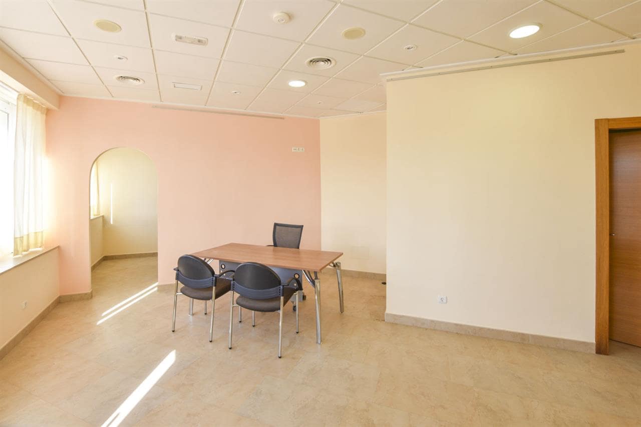 Commercieel te huur in San Juan de los Terreros - € 700 (Ref: 8923688)