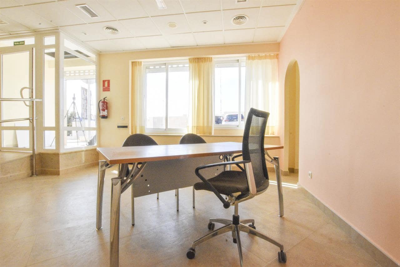 Commercieel te huur in San Juan de los Terreros - € 700 (Ref: 8923688)