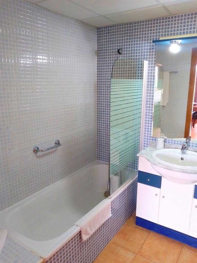 2 bedroom Apartment for sale in Aguilas with pool - € 96,000 (Ref: 8928570)