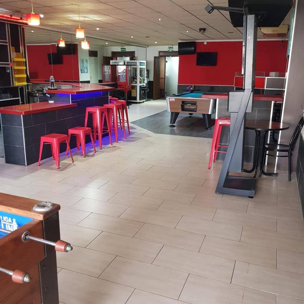 Commercial for sale in Albox - € 99,000 (Ref: 8952489)