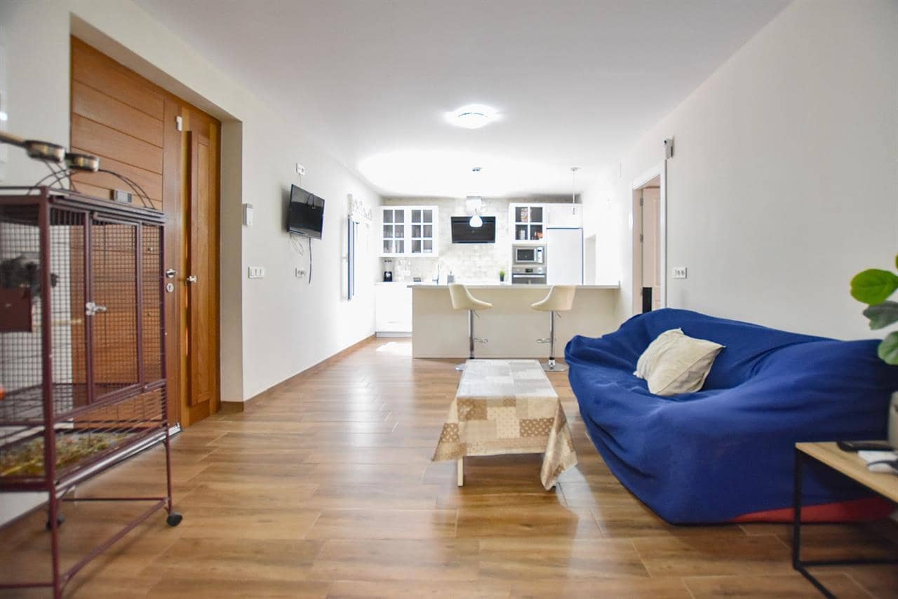 5 bedroom Villa for sale in La Campana - € 157,000 (Ref: 8952493)