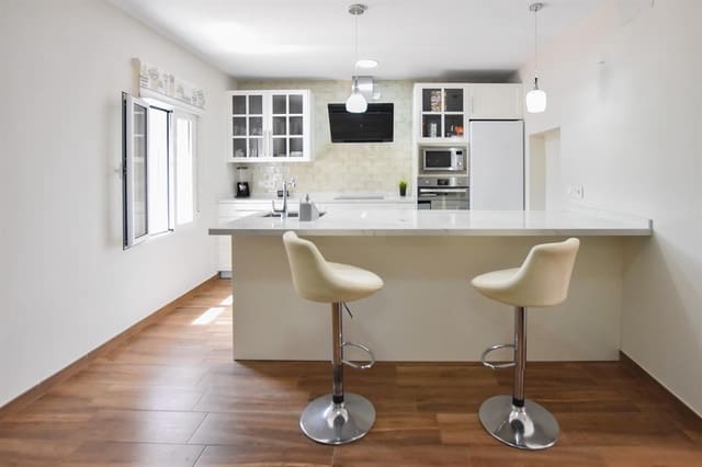 5 bedroom Villa for sale in La Campana, Lorca - € 157,000 (Ref: 8952493)