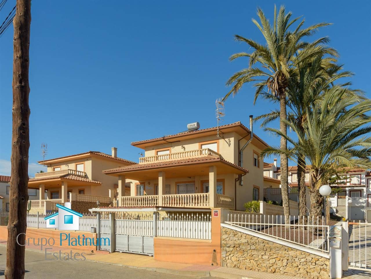 4 bedroom Villa for sale in San Juan de los Terreros with pool - € 459,950 (Ref: 8962259)