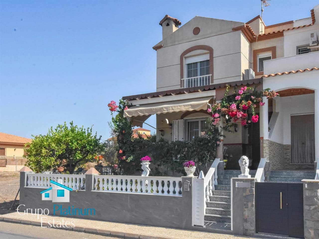 3 soveværelse Rækkehus til salg i San Juan de los Terreros med swimmingpool - € 325.000 (Ref: 9162149)