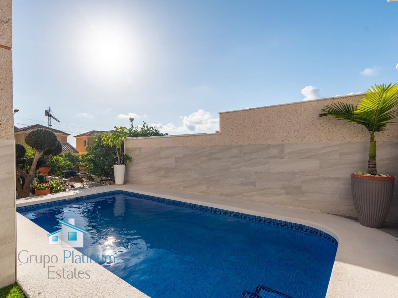 3 slaapkamer Rijtjeshuis te koop in San Juan de los Terreros met zwembad - € 297.000 (Ref: 9162149)