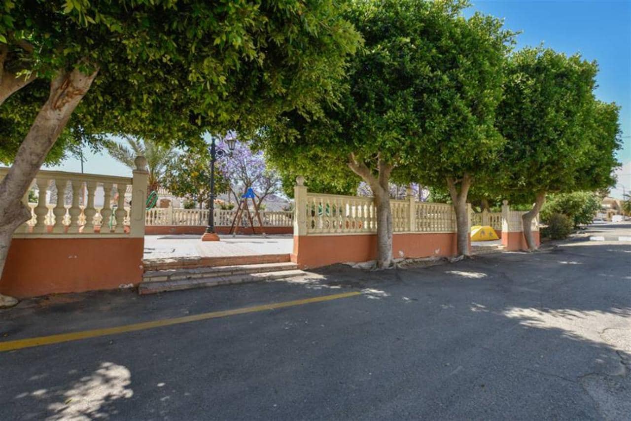 4 quarto Casa em Banda para venda em Los Lobos - 129 000 € (Ref: 9310692)